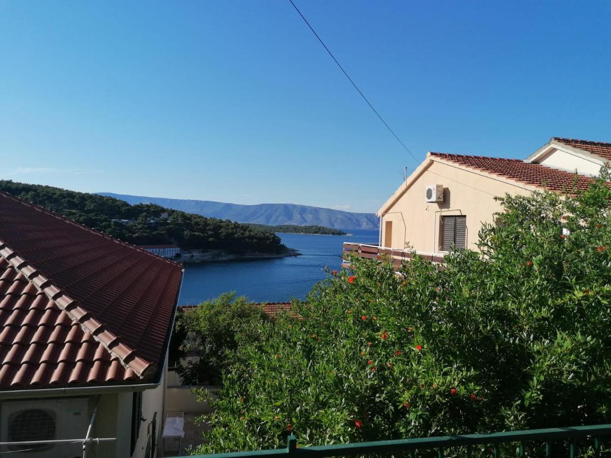 Apartments Piko2 Jelsa  Exterior photo